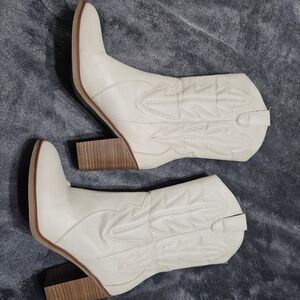MIA Cream Western Heeled Boots